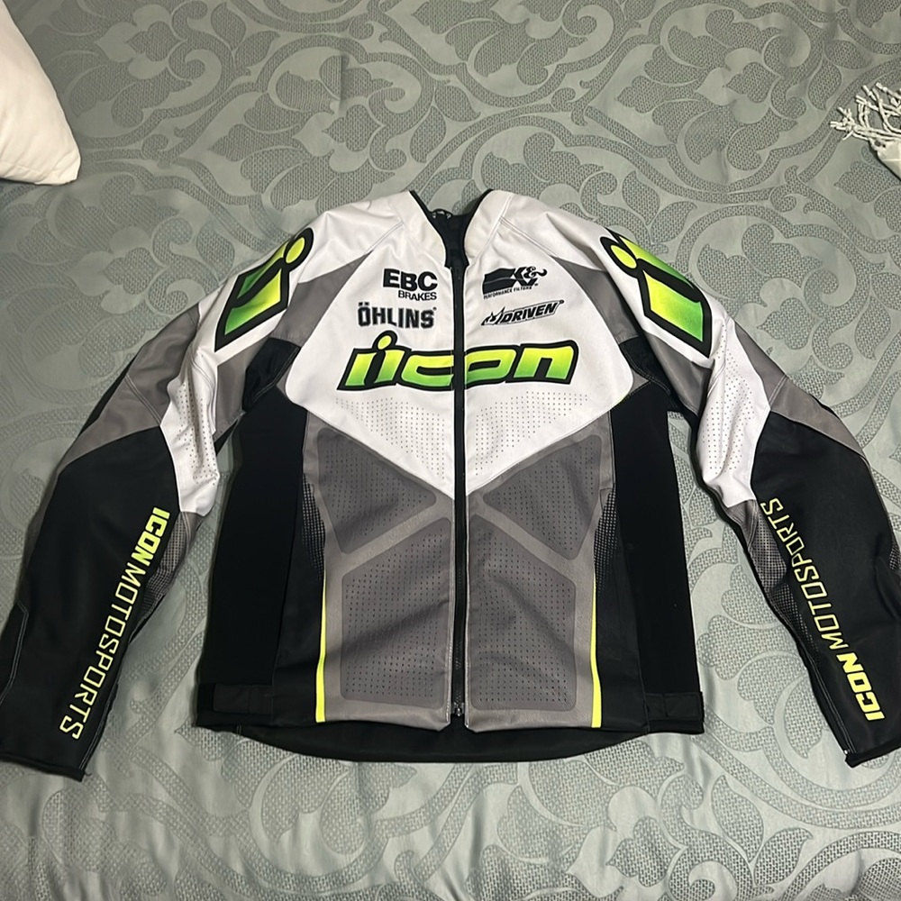Used Icon medium Motorcycle jacket white/black/green